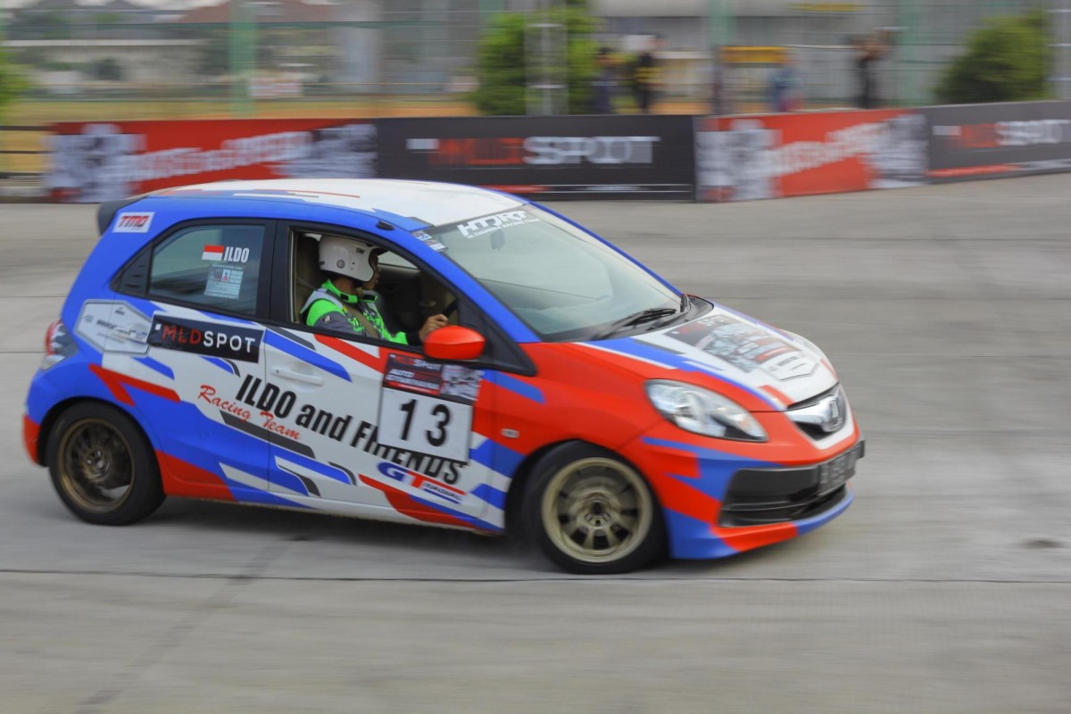 Peslalom HTJRT melaju kencang di sirkuit Kejurnas MLDSPOT Auto Gymkhana 2019 – Bandung